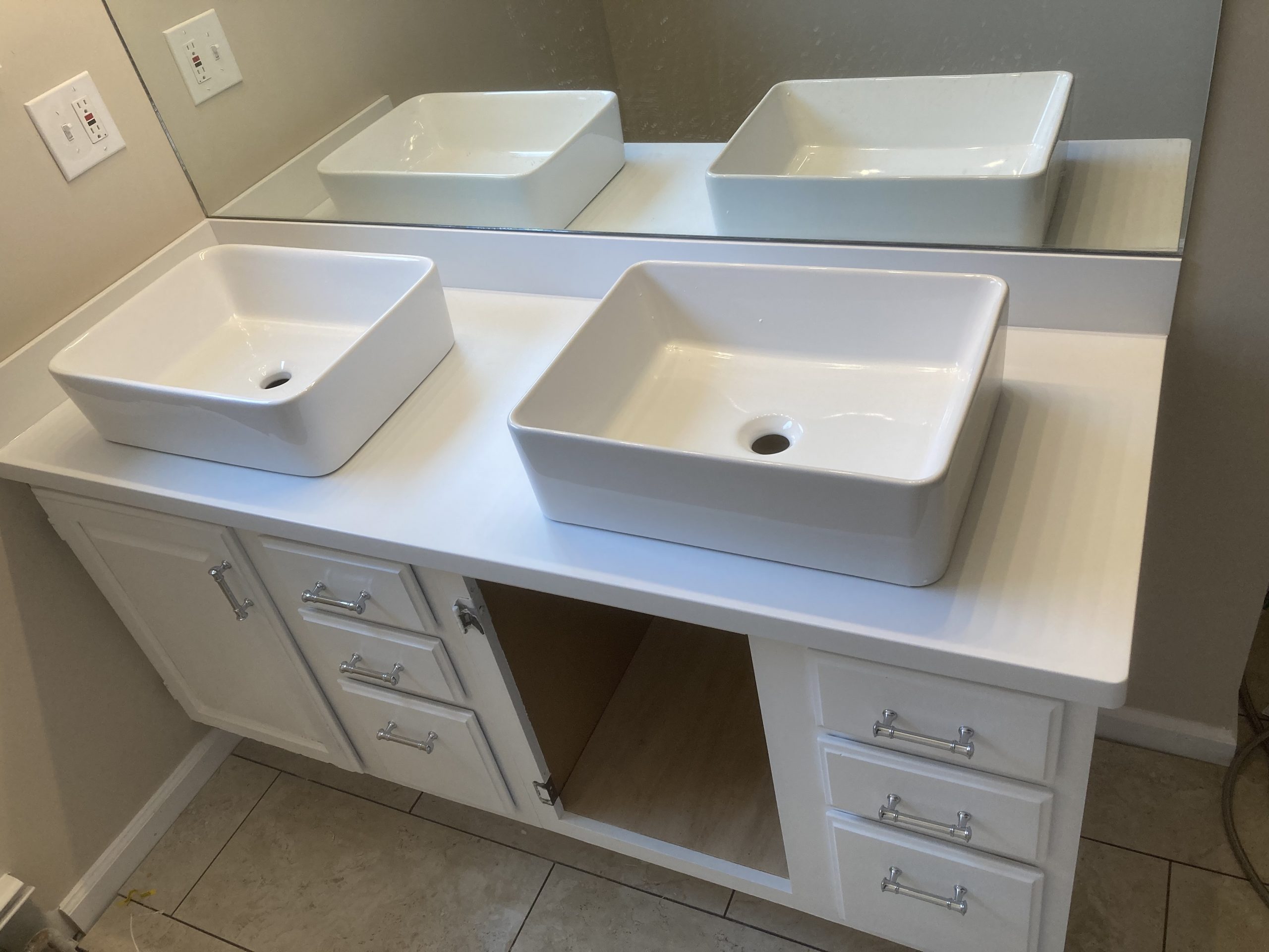 vanity-with-vesil-sink-1